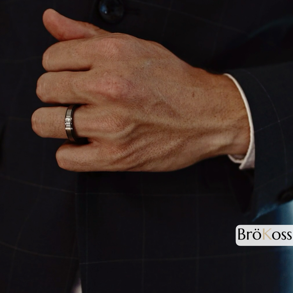 Anillo de diamante de zirconio para traje
