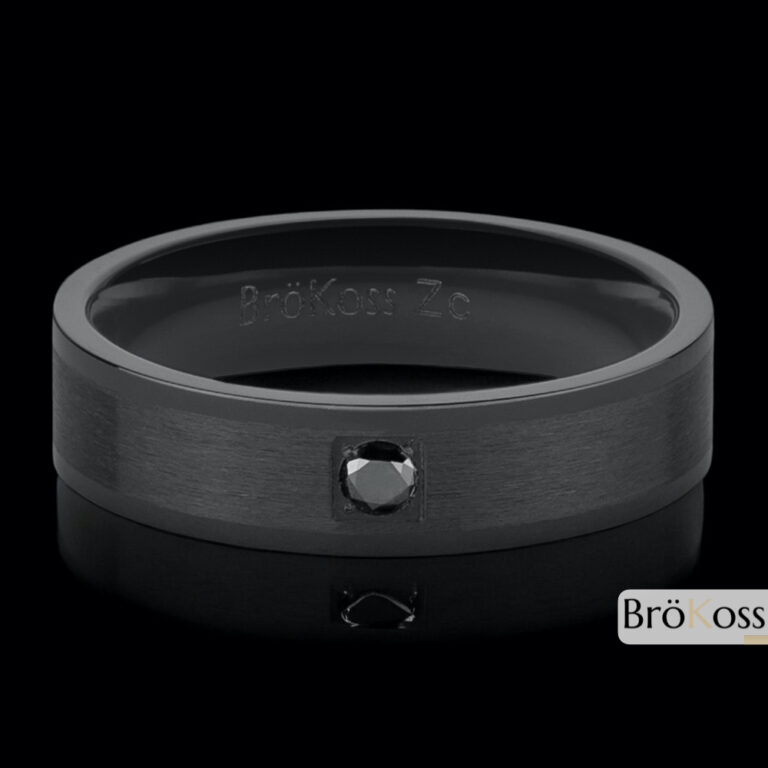 Anillos de compromiso para hombres sobre fondo elegante, zirconio negro con diamante natural