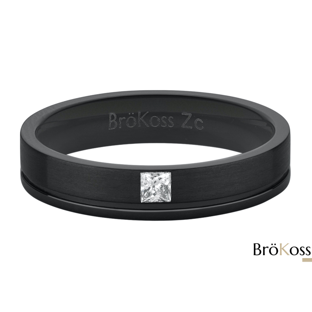 Alianza negra hombre en zirconio negro con diamante cuadrado, posicionada horizontal sobre fondo blanco